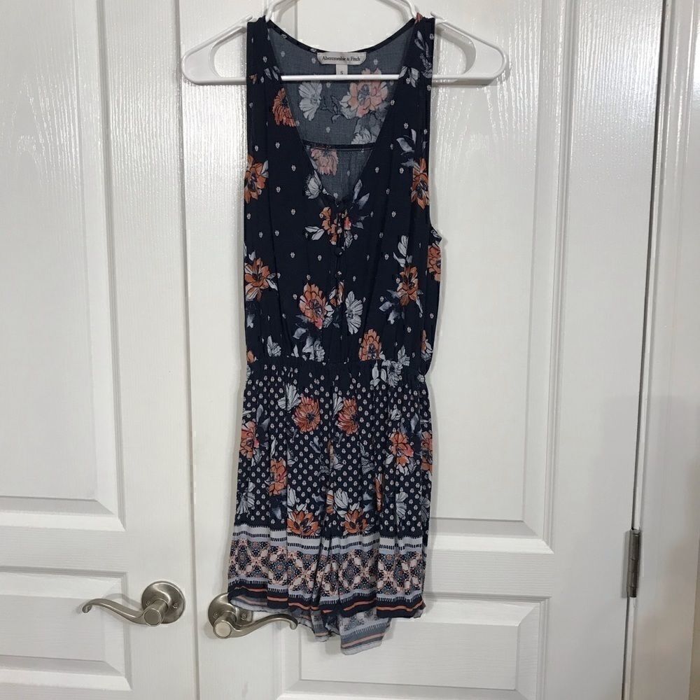 💚 B1 Abercombie &Fitch blue flowered romper